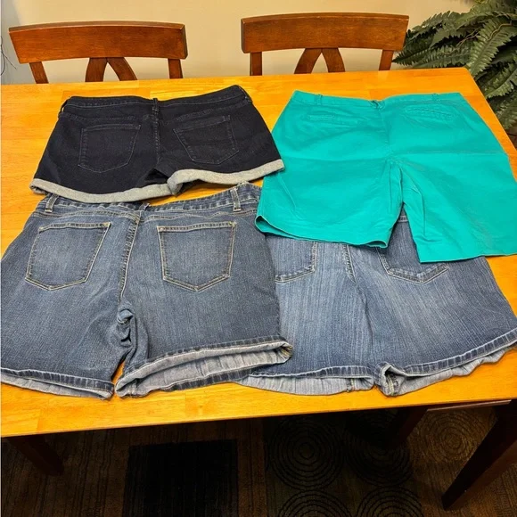 4 pair size 12 ladies shorts - Picture 6 of 6